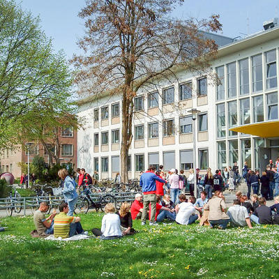 Bild vergrößern: Studieren in Magdeburg: Universitätscampus