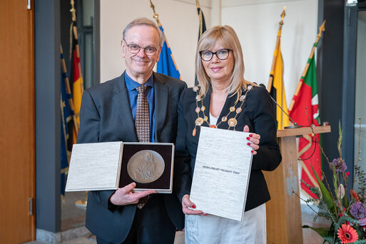 Prof. Dr. Barthold Kuijken und Magdeburgs Oberbürgermeisterin Simone Borris